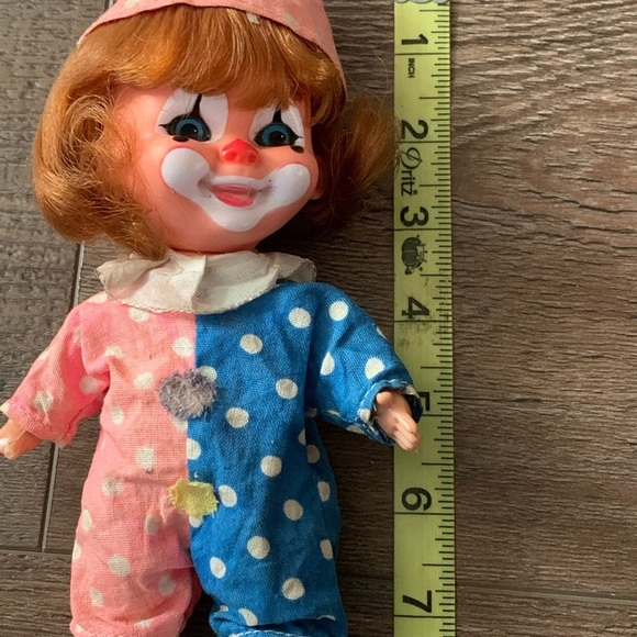 Clown - Picture 2 of 9